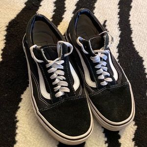 BLACK VANS